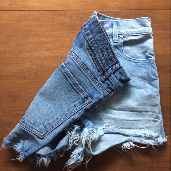 REVICE Split Denim Shorts - Picture 8 of 9